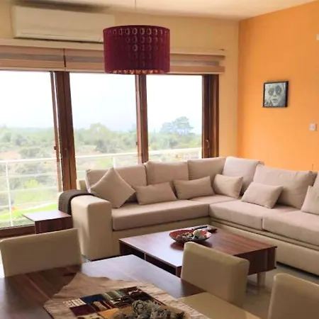 With Astonishing Views In Esentepe Apartment Agios Georgios (Girne)