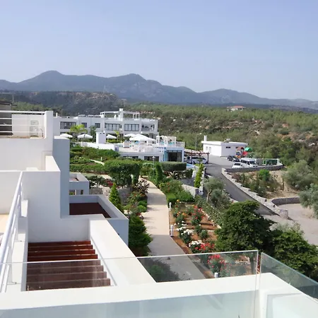 With Astonishing Views In Esentepe Apartment